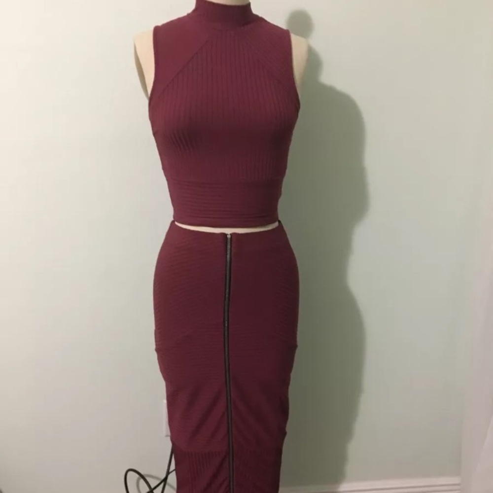 Guess Bodycon XXS Cropped Top and XS Midi Skirt